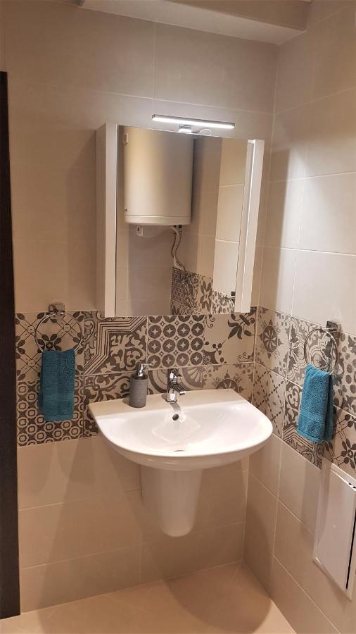 Azzurro-Top Floor Apartment In Quiet Neighborhood, Free Private Parking Βάρνα Εξωτερικό φωτογραφία